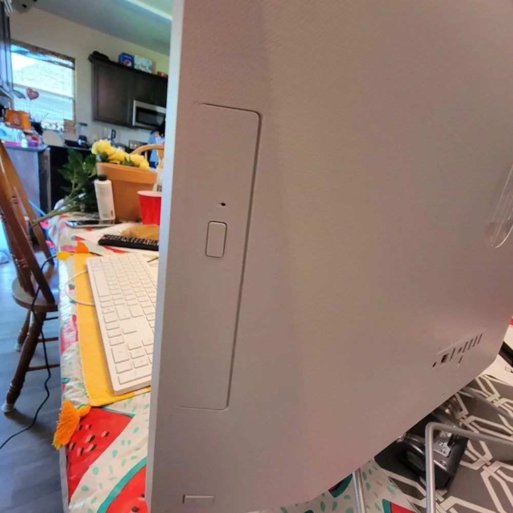 HP All-in-one 24 dd0010 23.8’’
